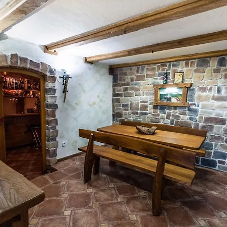 In Kranjska Krain 42901 * Двор