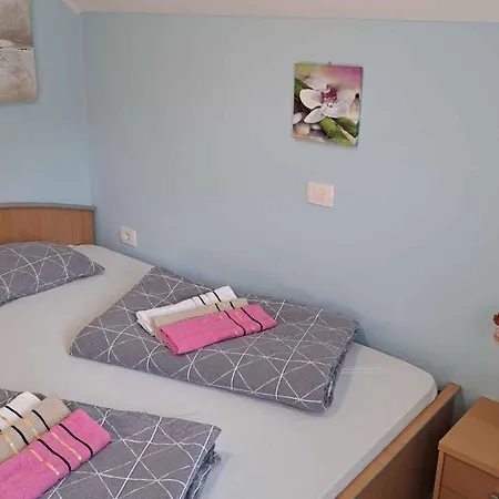 In Kranjska Krain 42901